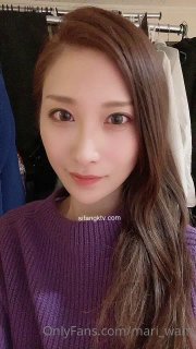 “靠胸闯天下的主播”戴着眼镜打扮很狂野的美女主播激情裸聊够骚够劲这妞值得土豪约炮对白清晰